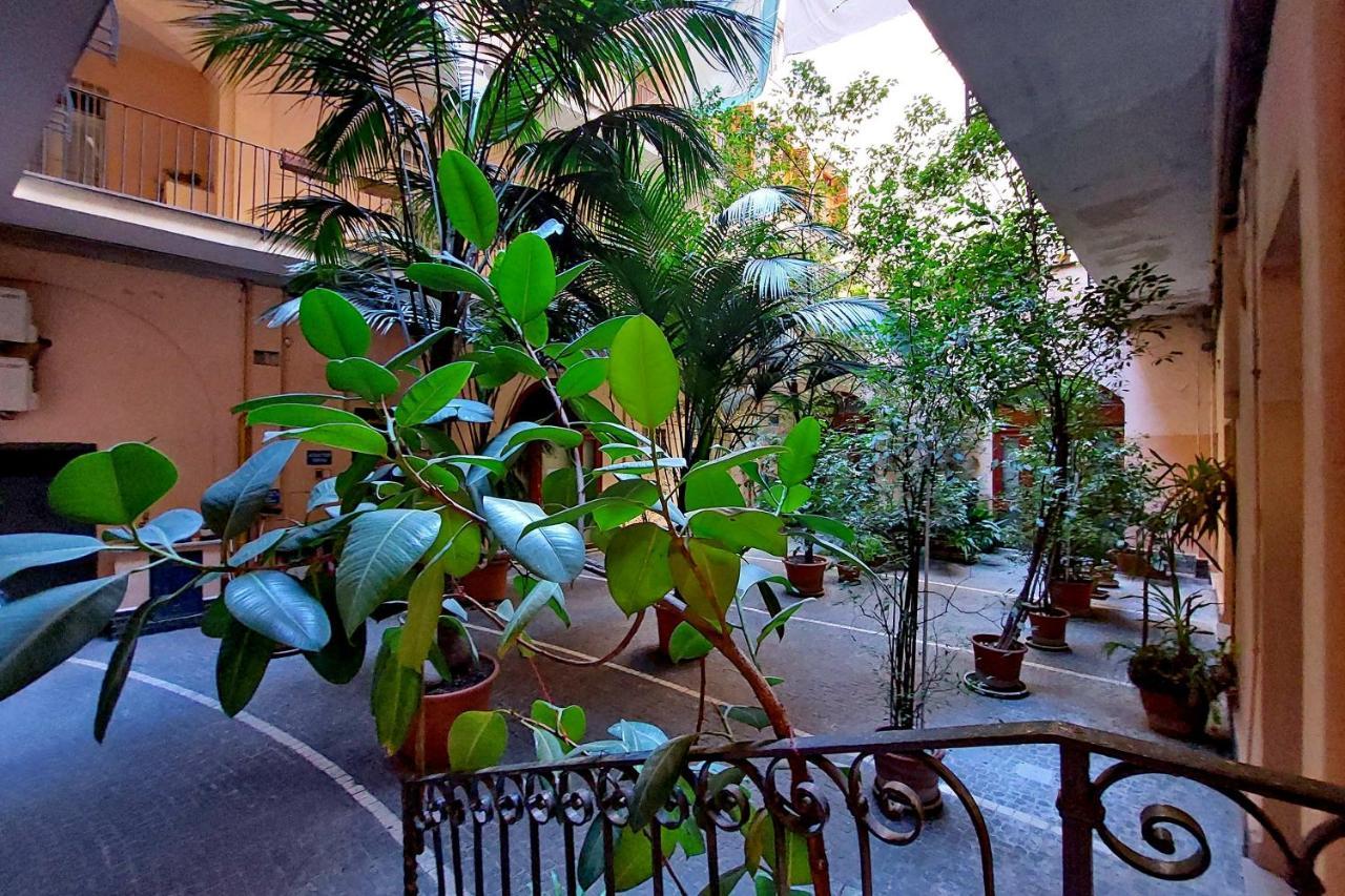 Domus Lou Elegante Appartamento In Trastevere Roma Dış mekan fotoğraf
